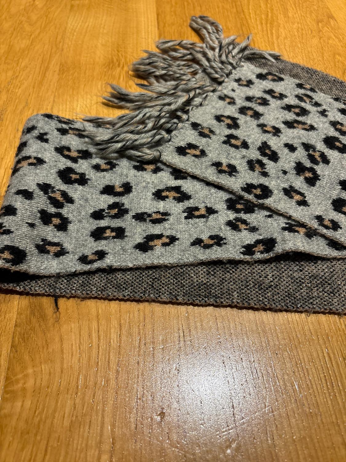 LEOPARD PRINT SCARF WITH APPLIQUÉS - Image 5