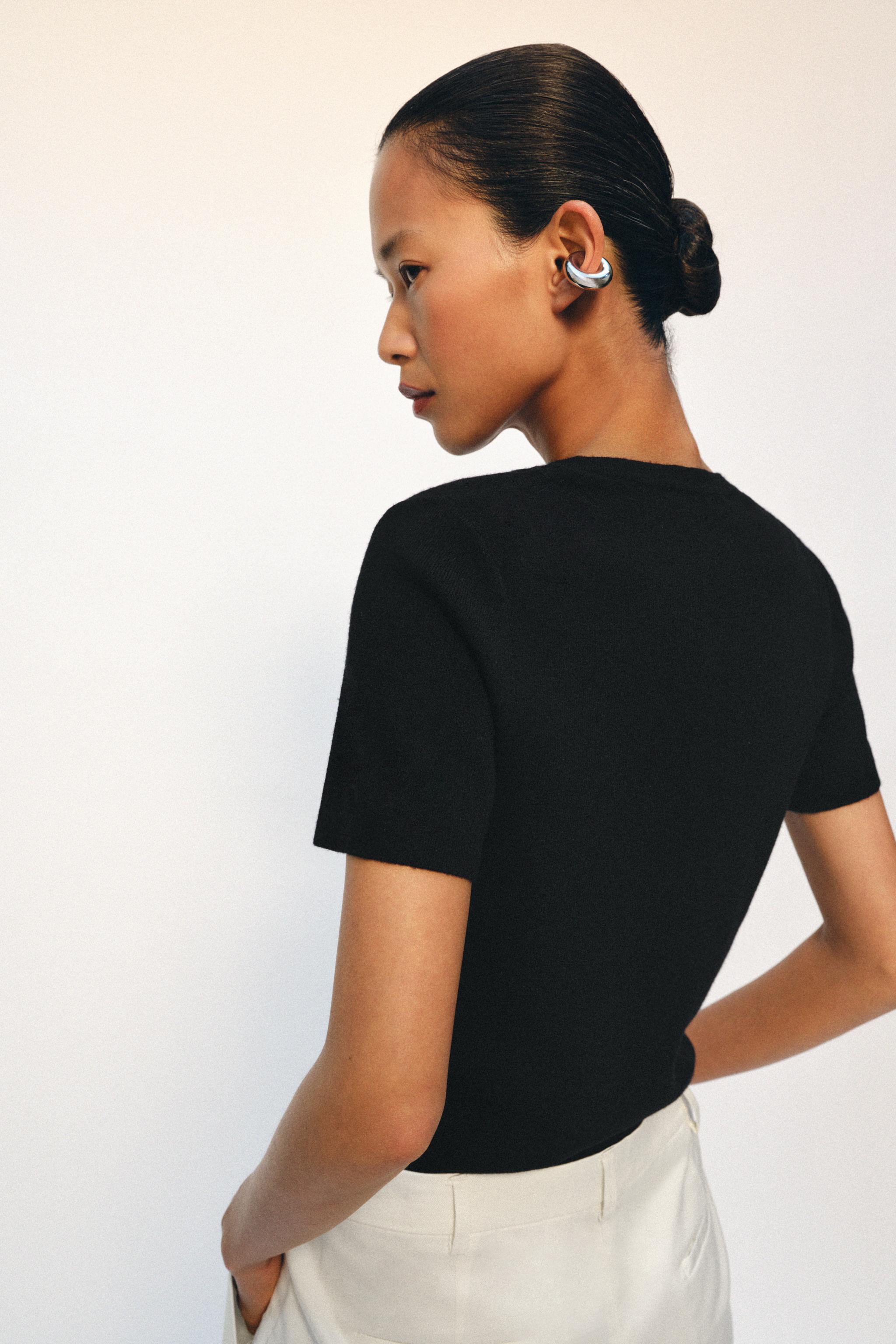 KNIT BUTTON-FRONT TOP