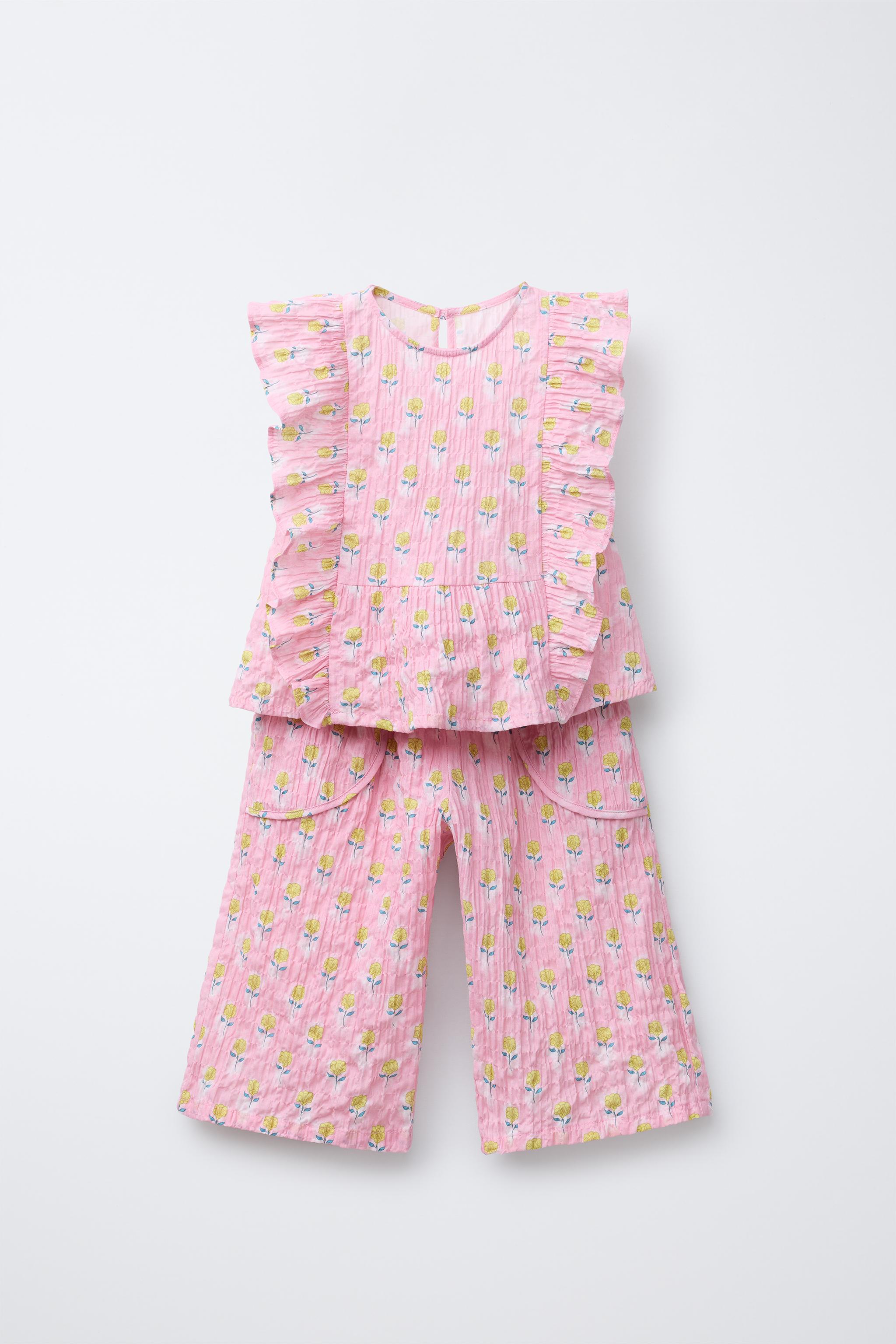 フラワープリントテクスチャーTシャツ＆パンツトータルルック