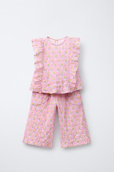 FLORAL TEXTURED T-SHIRT AND TROUSERS TOTAL LOOK - 975 by Zara