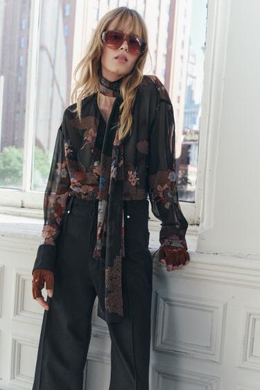 BLUSE MIT BLUMENMUSTER ZW COLLECTION - Schwarz von Zara
