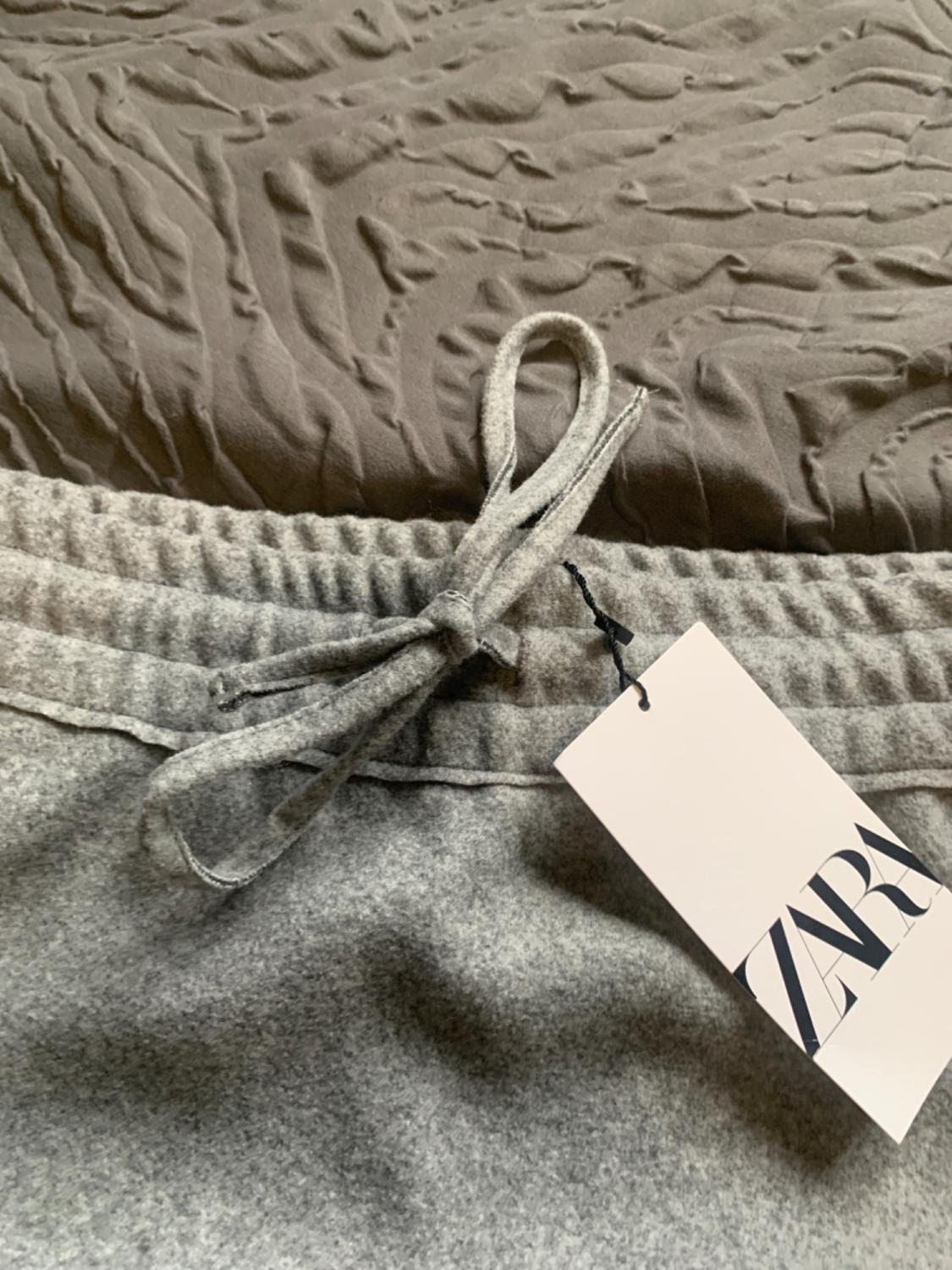 STRAIGHT FELT TEXTURE SKIRT - Image 3