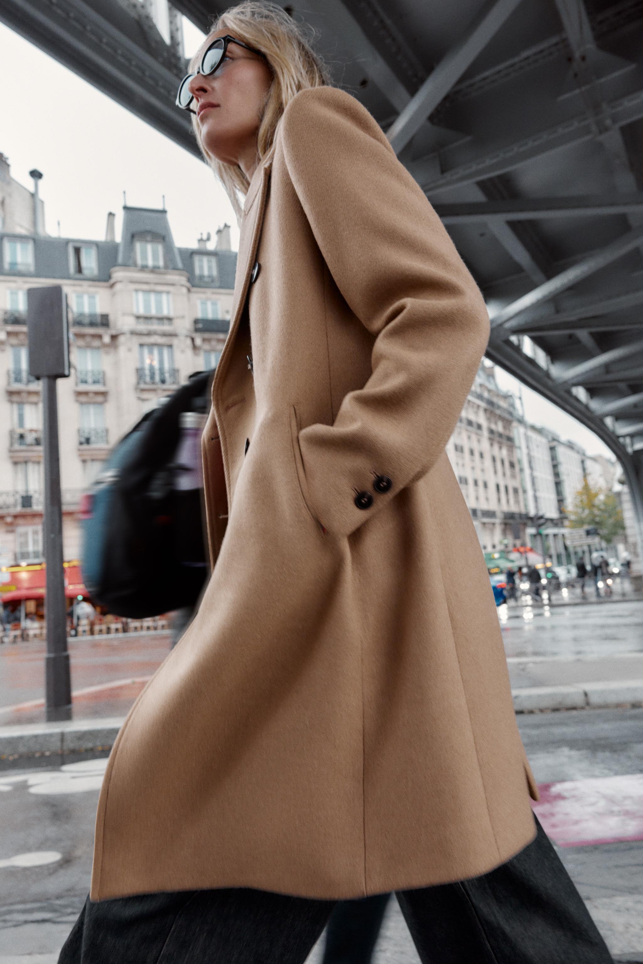 MANTEAU À BOUTONNAGE CROISÉ AVEC ÉPAULETTES