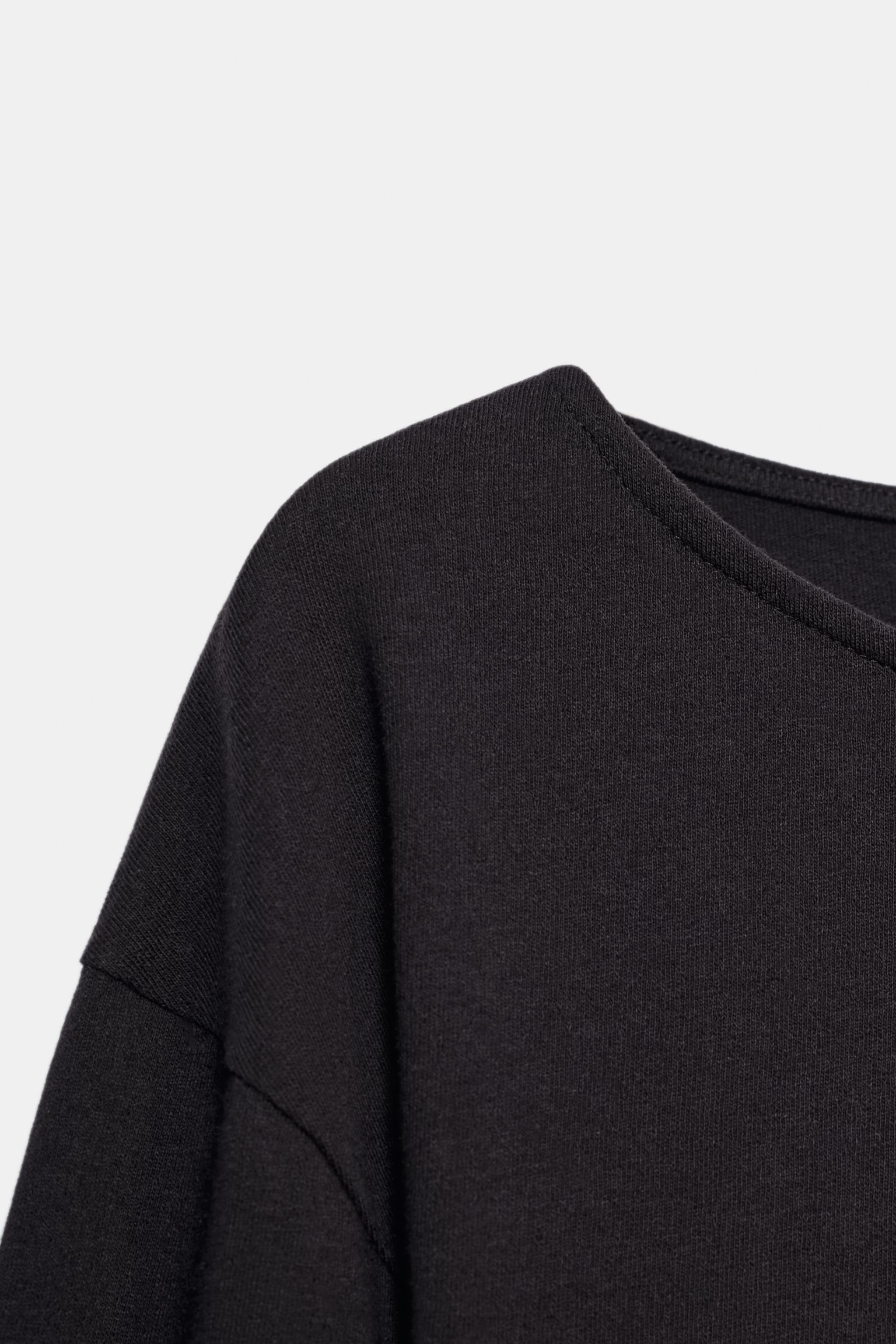 FITTED BOAT NECK T-SHIRT