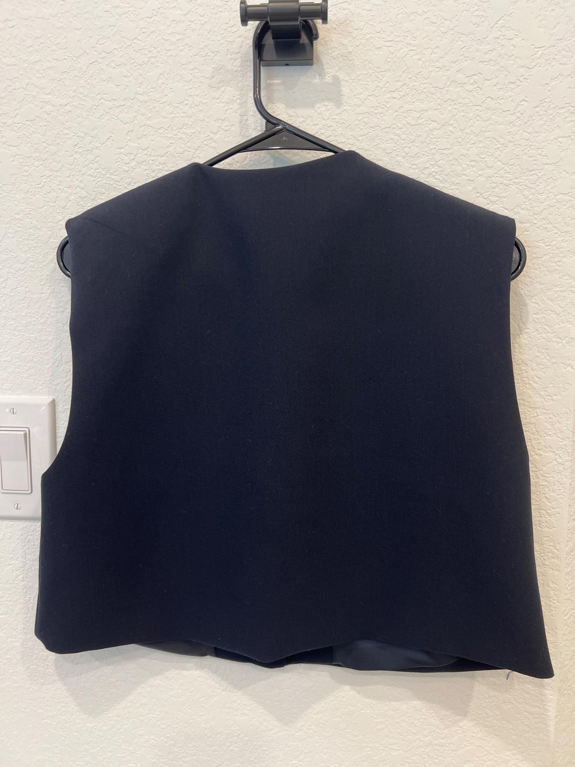SHORT VEST WITH SHOULDER PADS - Image 2