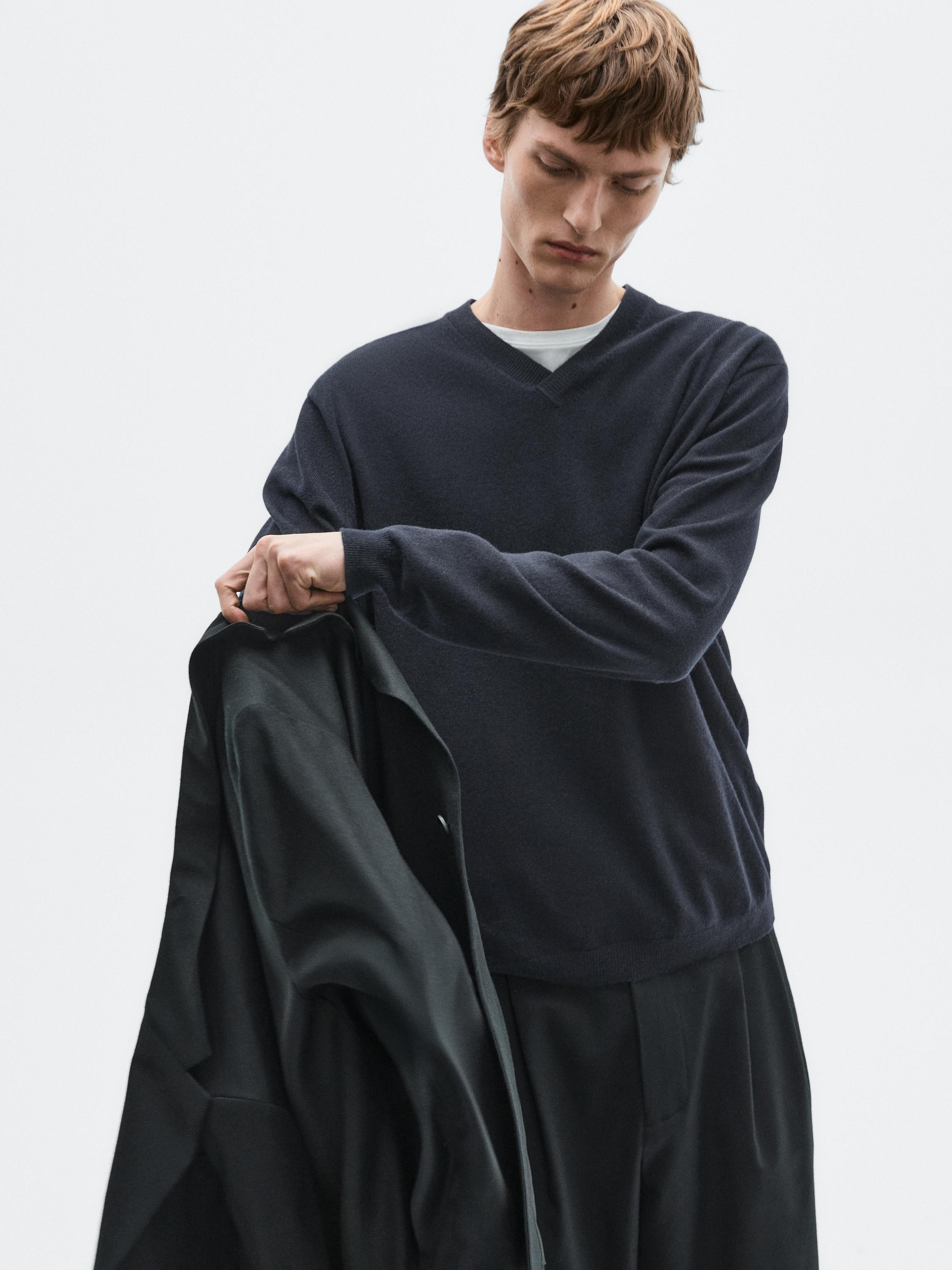 Wool and cashmere knit V-neck sweater - LIMITED