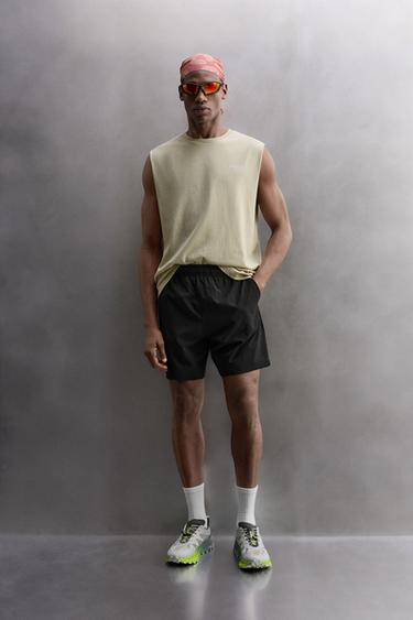 Zaras LÄTTA, PERFORERADE SHORTS - Svart - Bild 0
