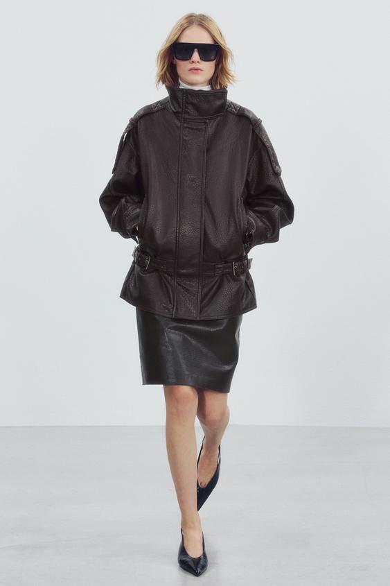 CAZADORA BIKER EFECTO PIEL ZW COLLECTION - Burdeos oscuro de Zara - Imagen 0