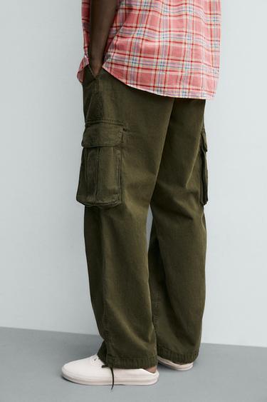 PANTALON CARGO COUPE DÉCONTRACTÉE - Kaki de Zara - Image 6