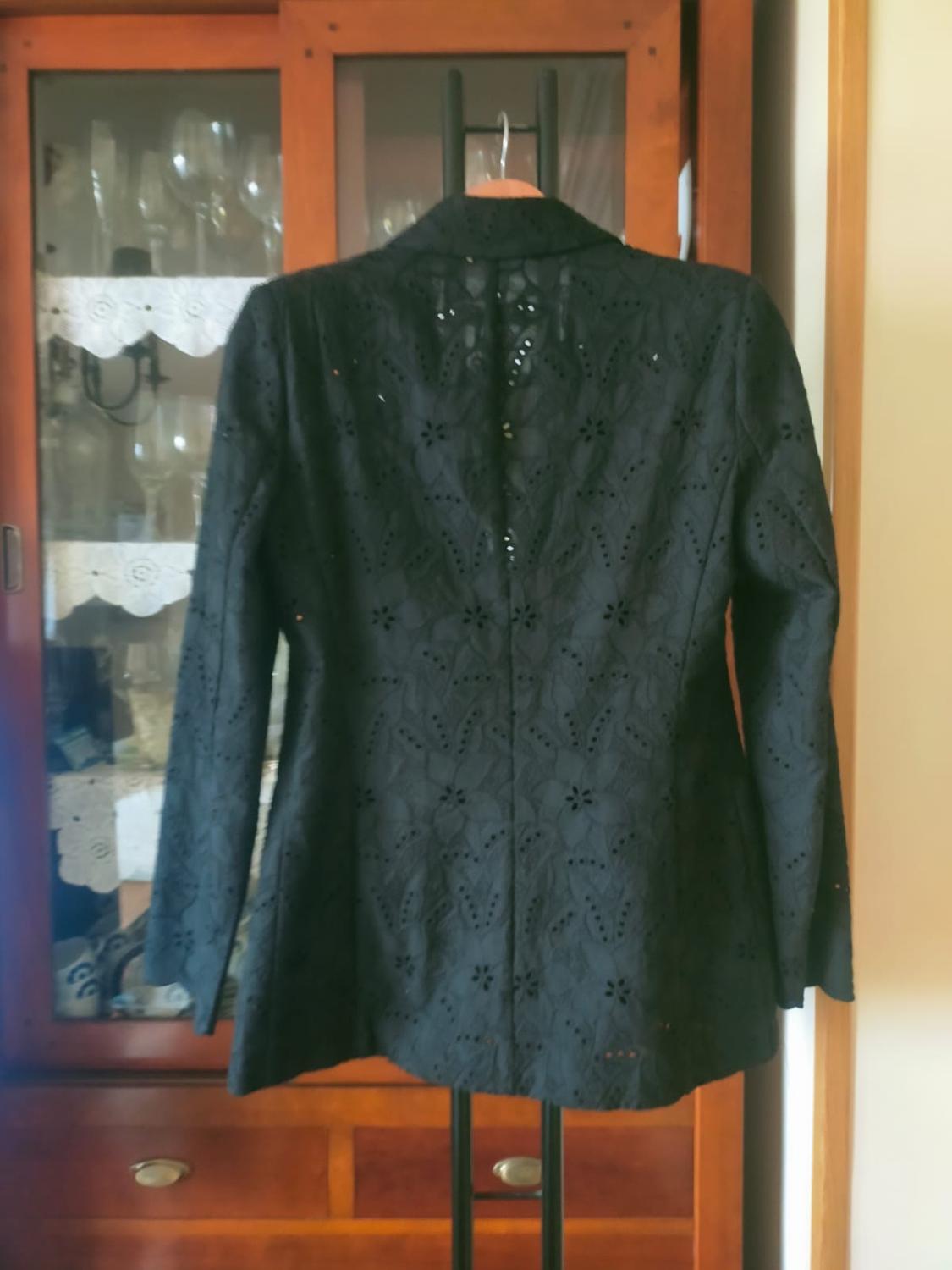 PERFORATED EMBROIDERY BLAZER - Image 4