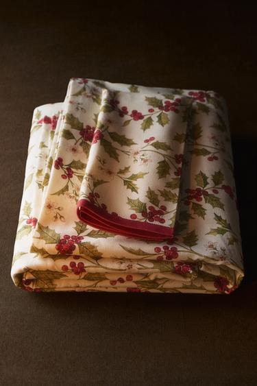 COTTON CHRISTMAS HOLLY TABLECLOTH — Ecru 1