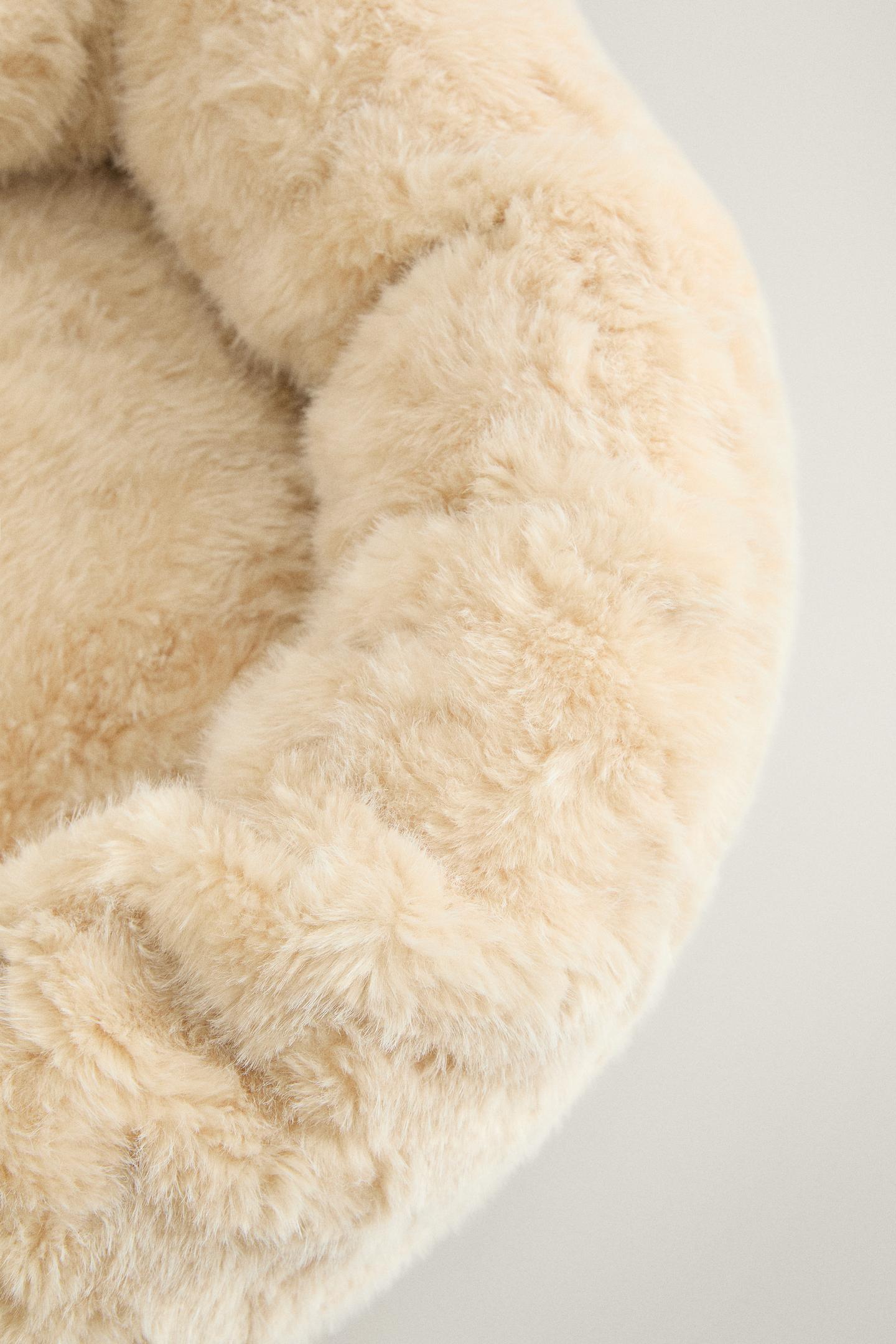 Лежанки Zara Round Fur Pet Bed, цвет: Бежевый — фото 3