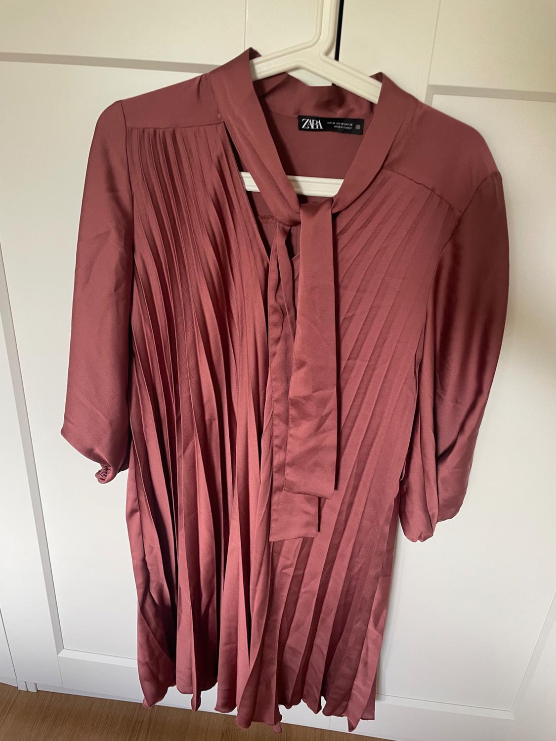 PLEATED DRESS WITH BELT - Image 2
