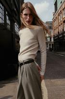 100% EXTRA-SOFT WOOL V-NECK SWEATER