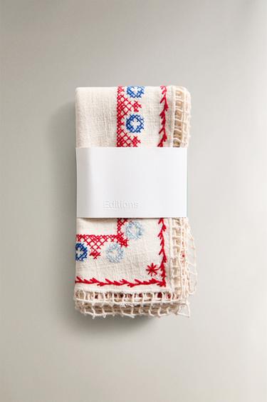 PACK OF CROSS-STITCH EMBROIDERY COTTON AND LINEN NAPKINS (PACK OF 2) - Pink by Zara - Image 4