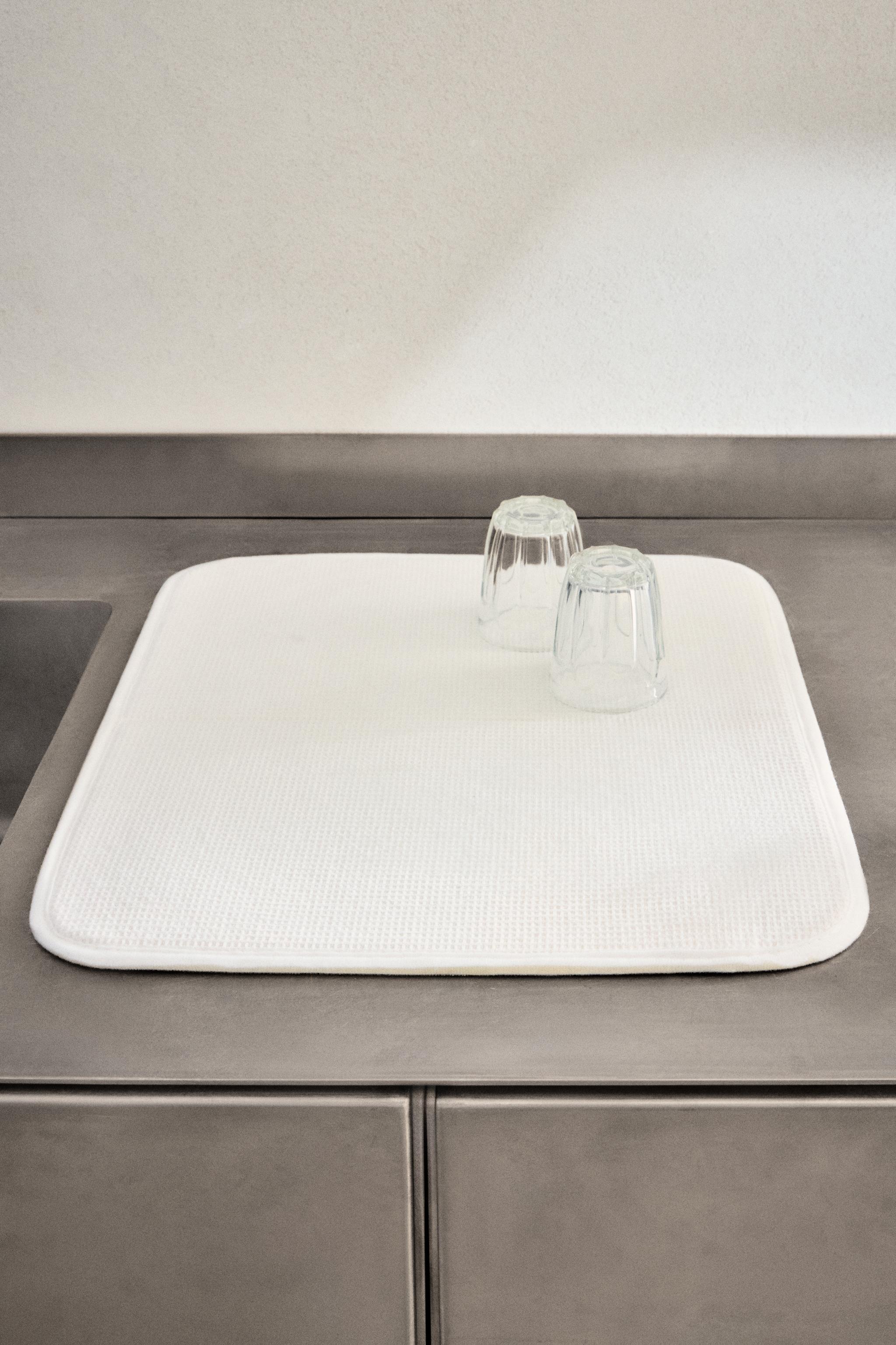 DISH DRYING MAT