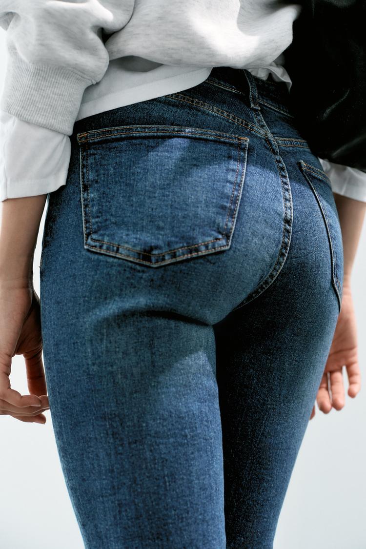 JEANS ACAMPANADOS DE CINTURA ALTA CORTADOS TRF 5