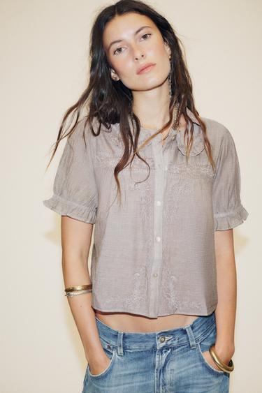 CAMISA CUELLO BOBO BORDADOS - Marrón de Zara