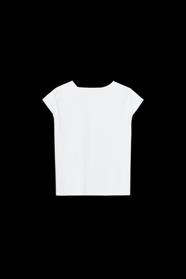 T-SHIRT MIT RAFFUNG AN DER SCHULTER - Weiß von Zara