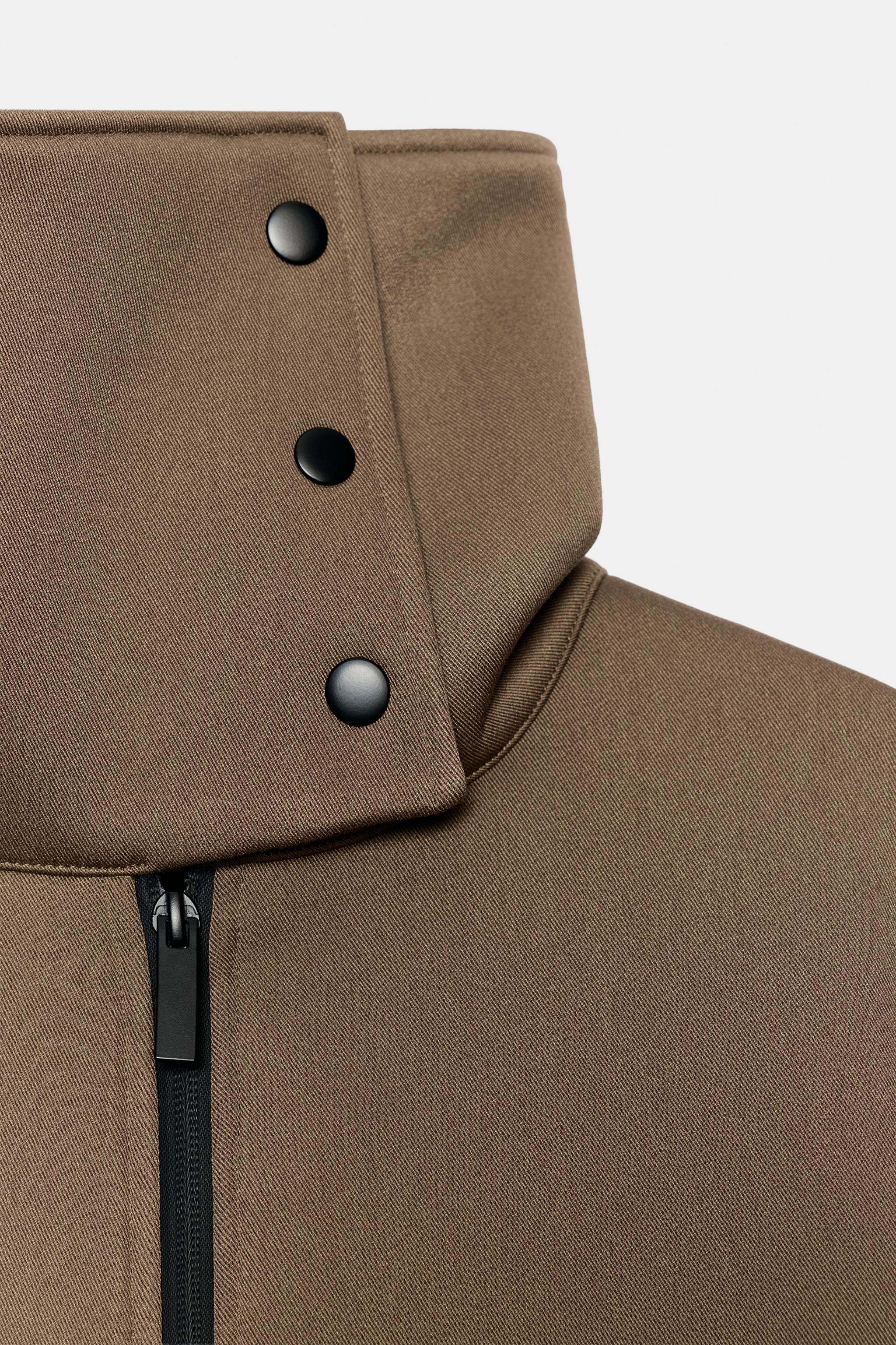 CONTRAST HIGH-NECK JACKET