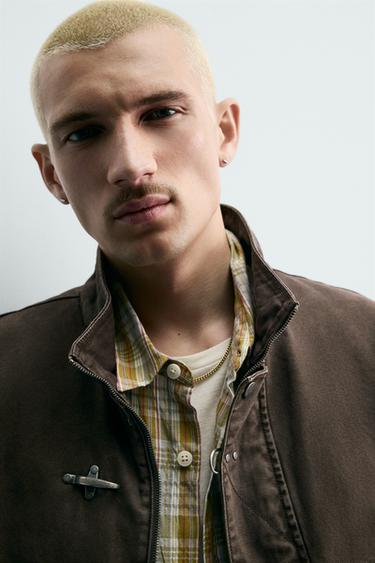 BLOUSON COURT À BRANDEBOURGS - Marron de Zara - Image 4