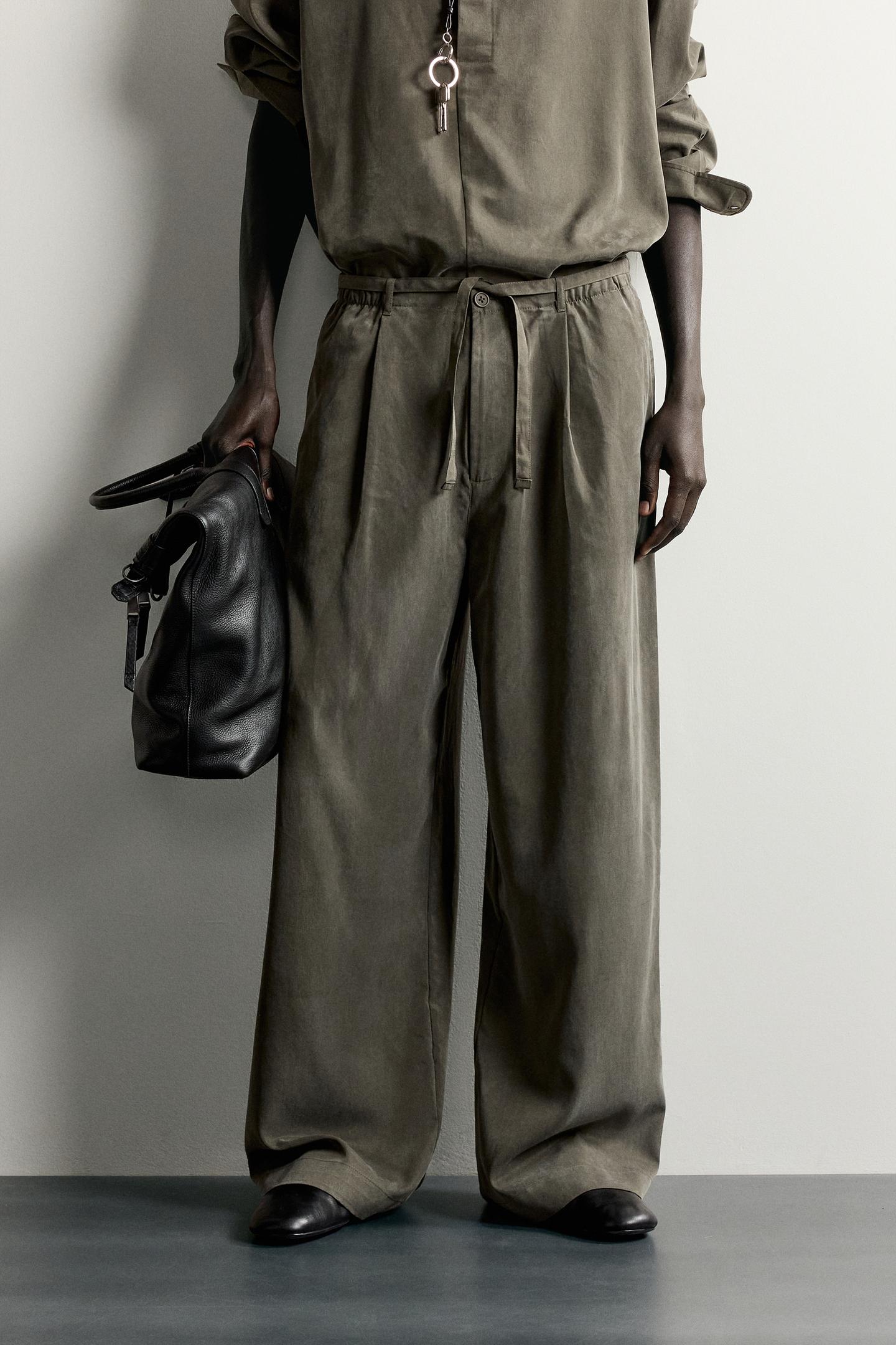 Мужские брюки Zara Relaxed-Fit Flowy, цвет: Тёмный хаки — фото 2