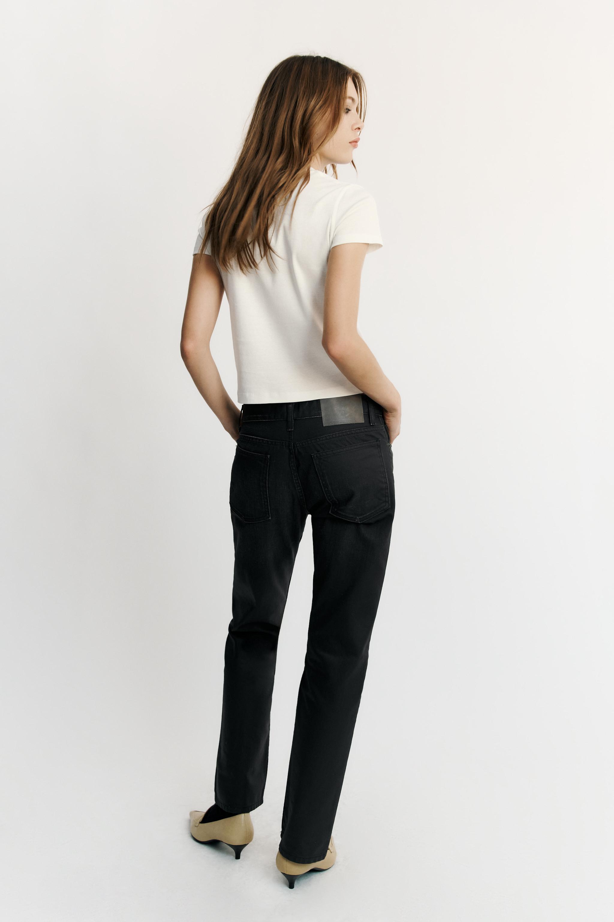 LOW-RISE LOOSE STRAIGHT TRF JEANS