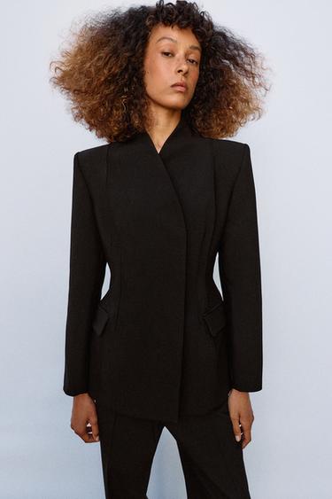 BLAZER ENTALLADA ZW COLLECTION - Negro de Zara