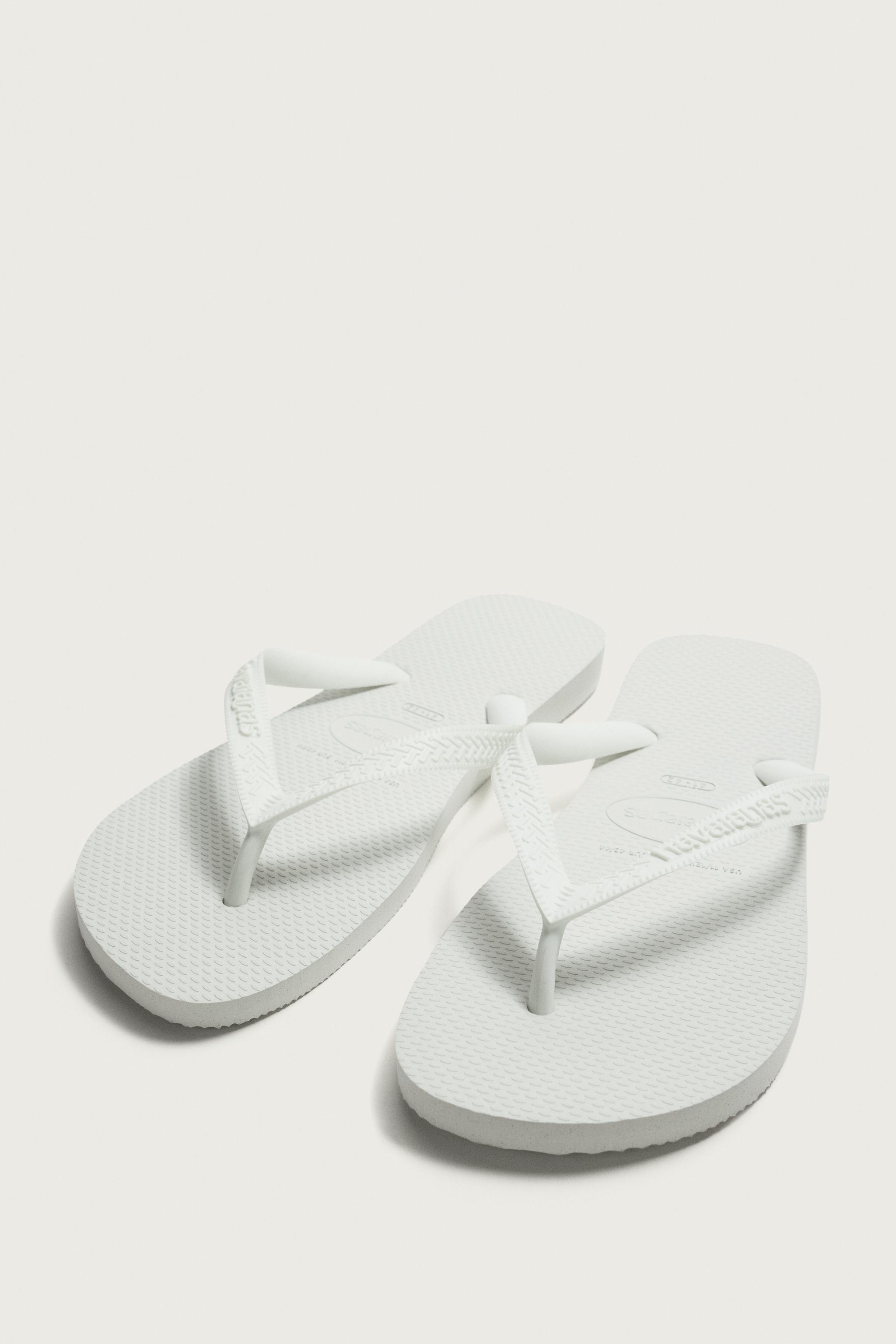 HAVAIANAS ® x ZARA SANDALS - Off White | ZARA United States