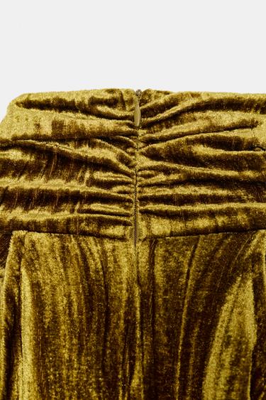 KLEID MIT CUT-OUTS UND SCHMUCKAPPLIKATIONEN - Ocker von Zara