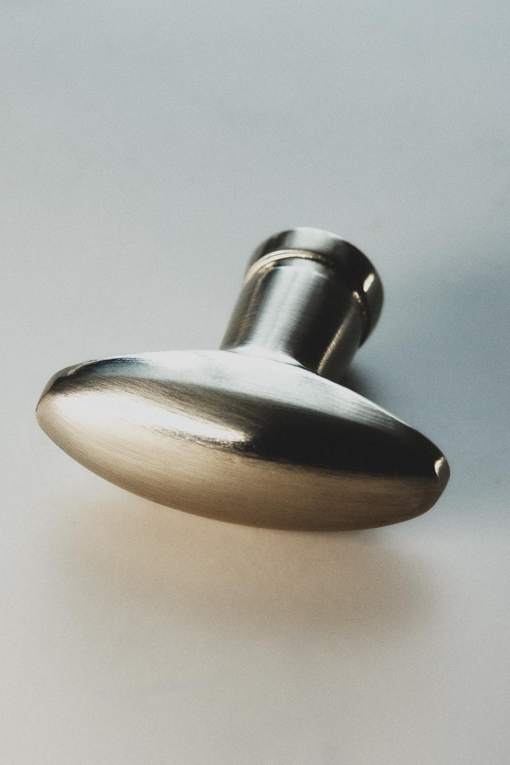 PACK OF SHINY METAL DOOR KNOBS (PACK OF 2)