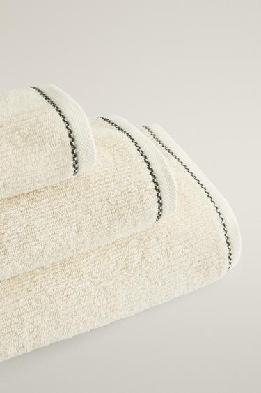 BATH TOWEL WITH TOPSTITCHING — Sand 2