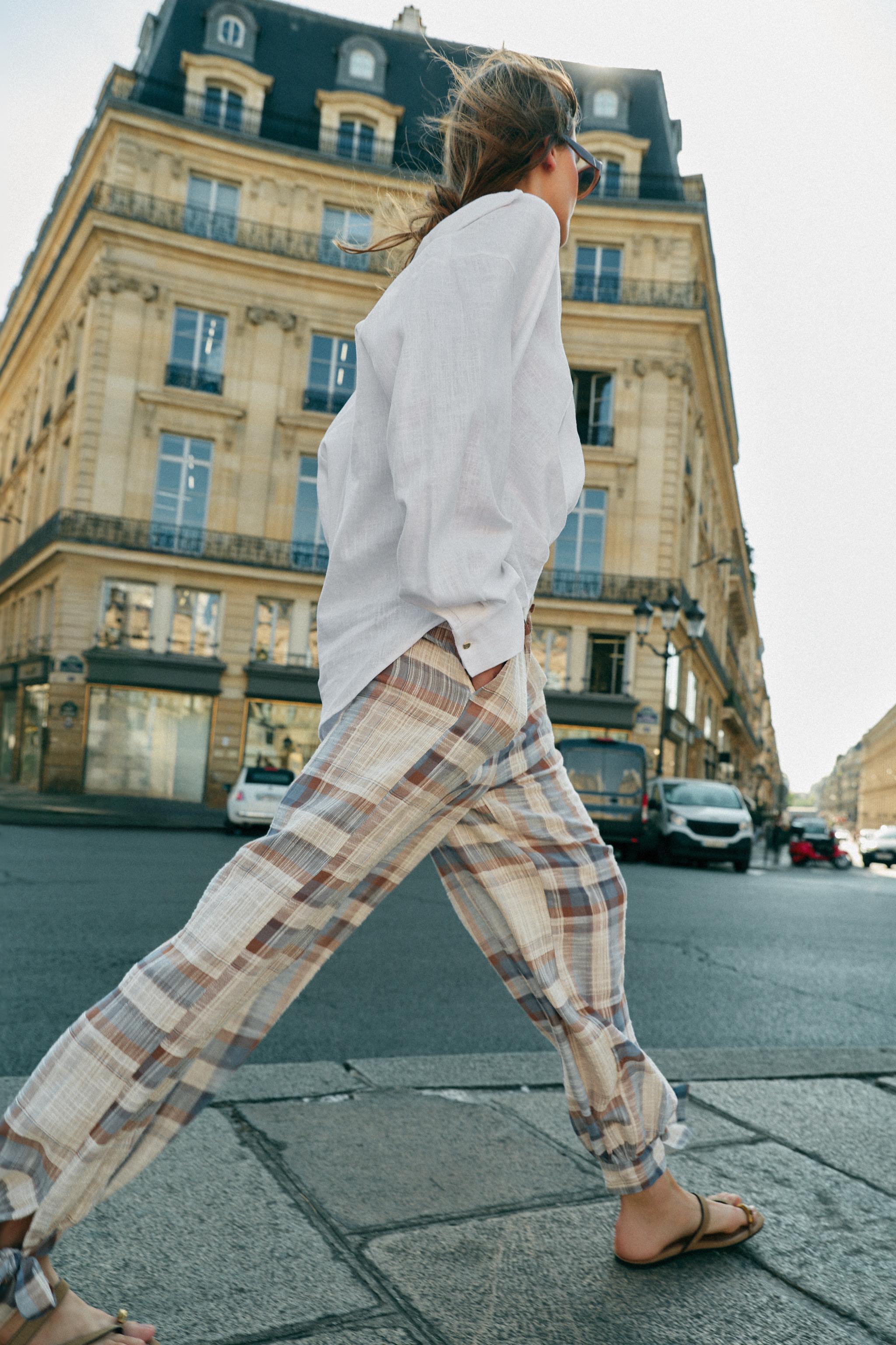 PANTALON BOUFFANT À LACETS ET CARREAUX
