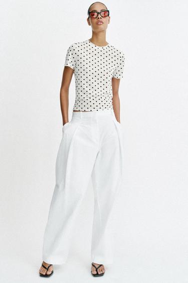 ФУТБОЛКА В ГОРОШЕК С КОРОТКИМИ РУКАВАМИ — ЭКРЮ / ЧЕРНЫЙ от Zara