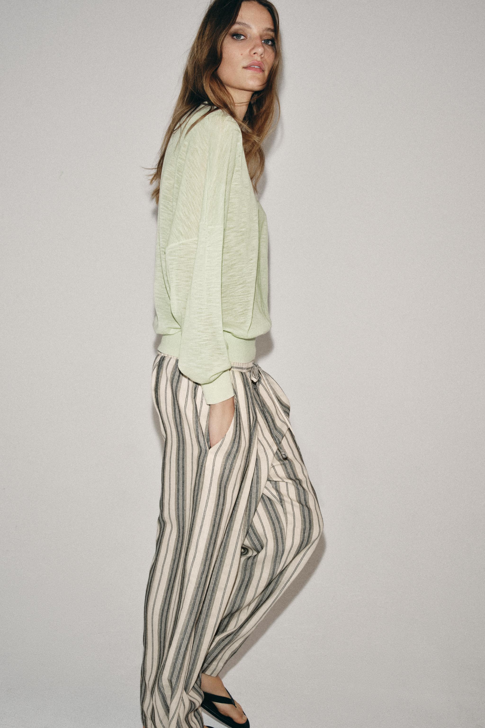 EXTRA-FINE WOOL KNIT JUMPER