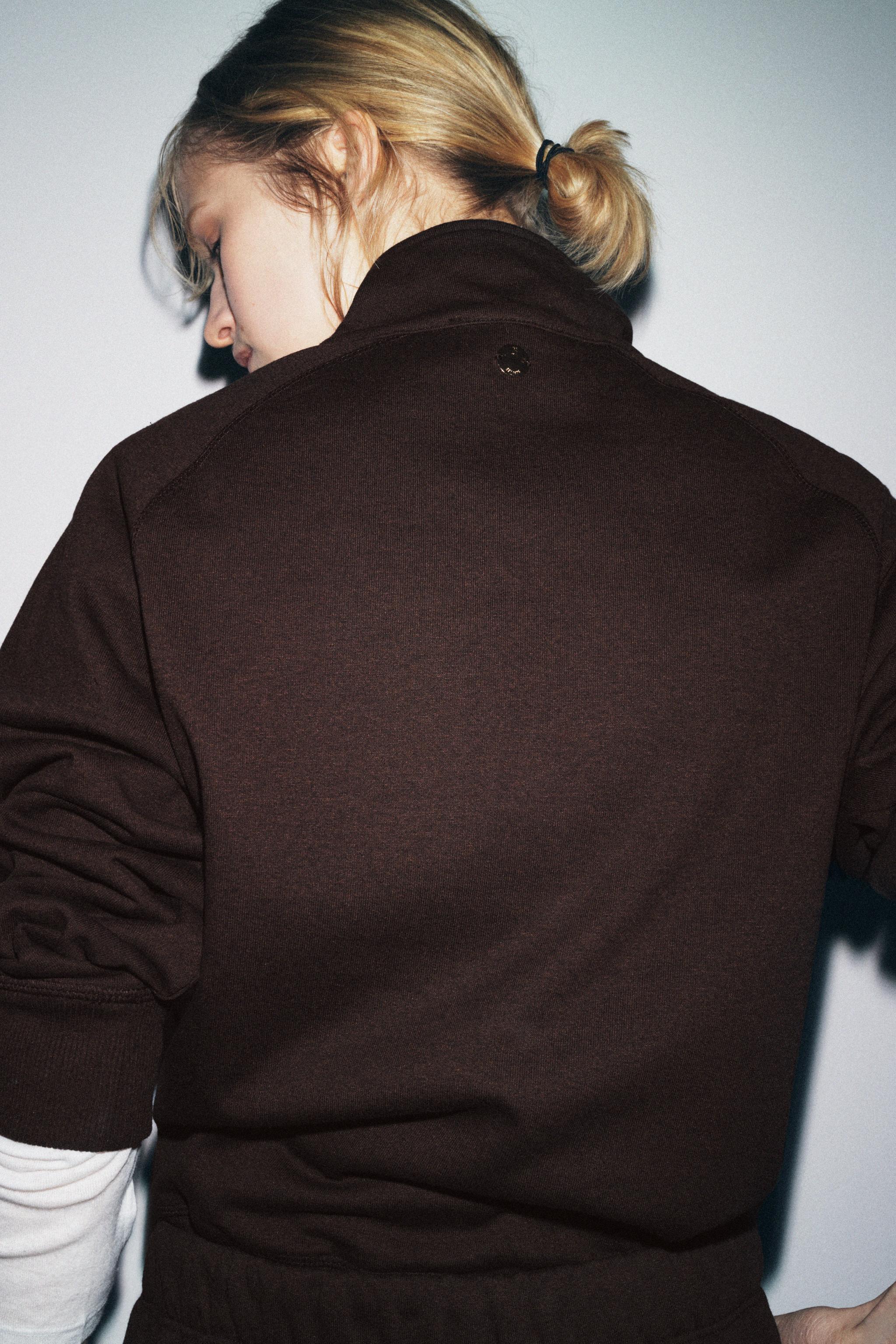 SWEAT ZIPPÉ PIÈCE