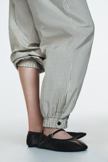 BAILARINA PIEL EFECTO SOFT - Marrón de Zara