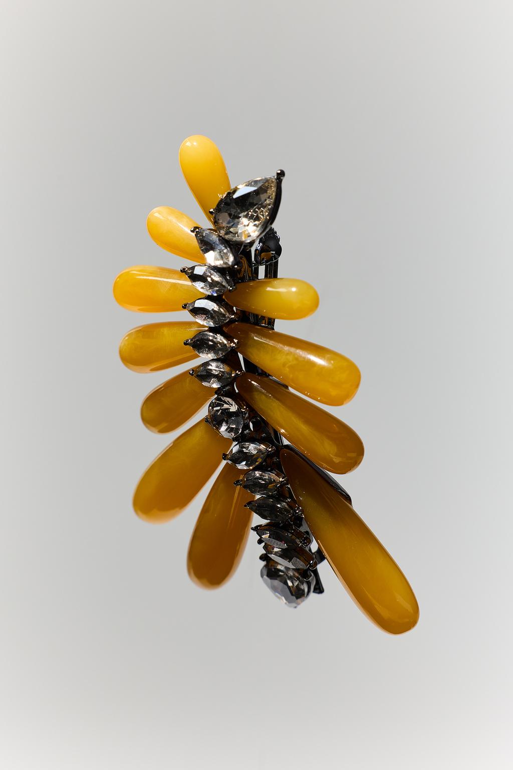 RESIN AND RHINESTONE BROOCH