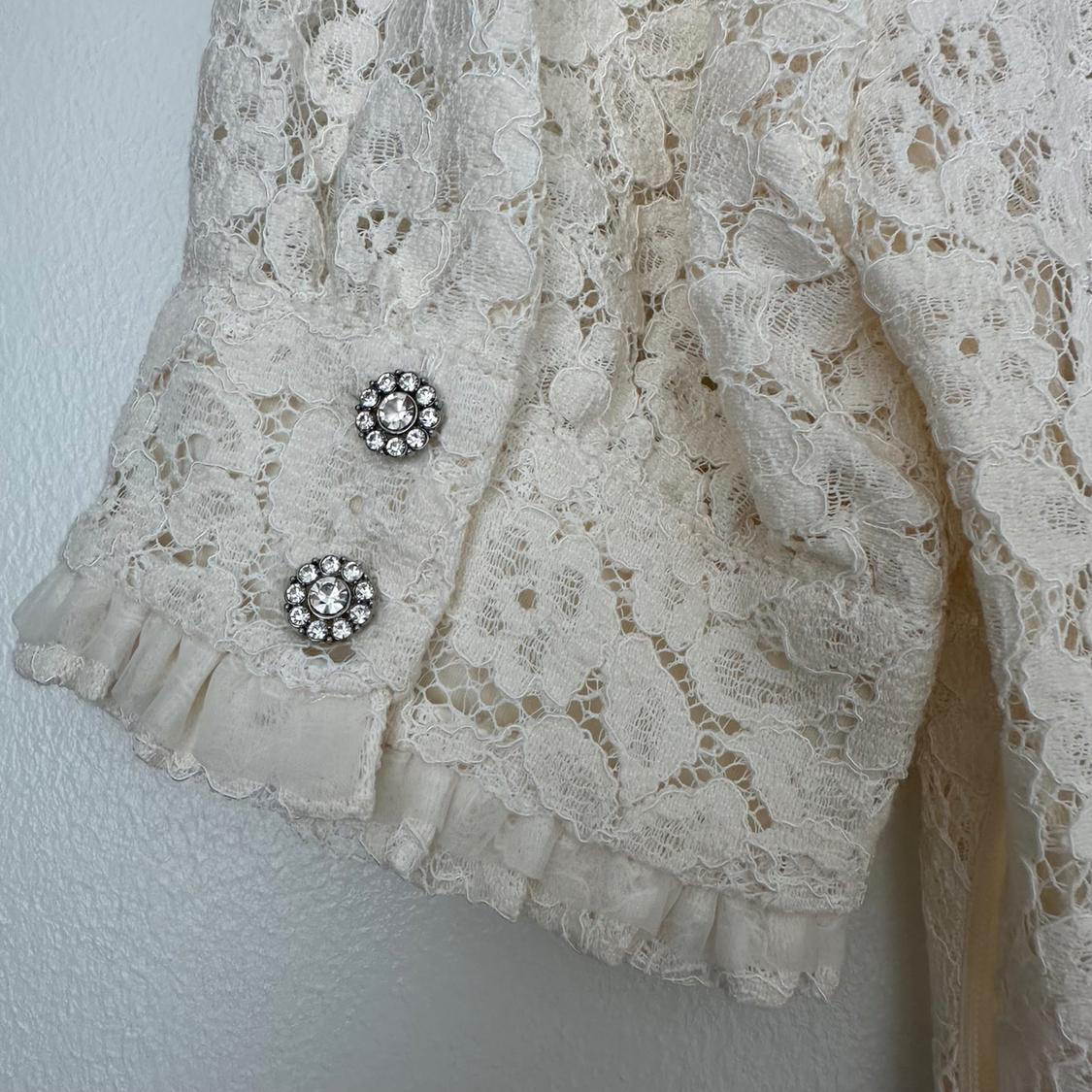 LACE DRESS WITH JEWEL BUTTON - Image 4