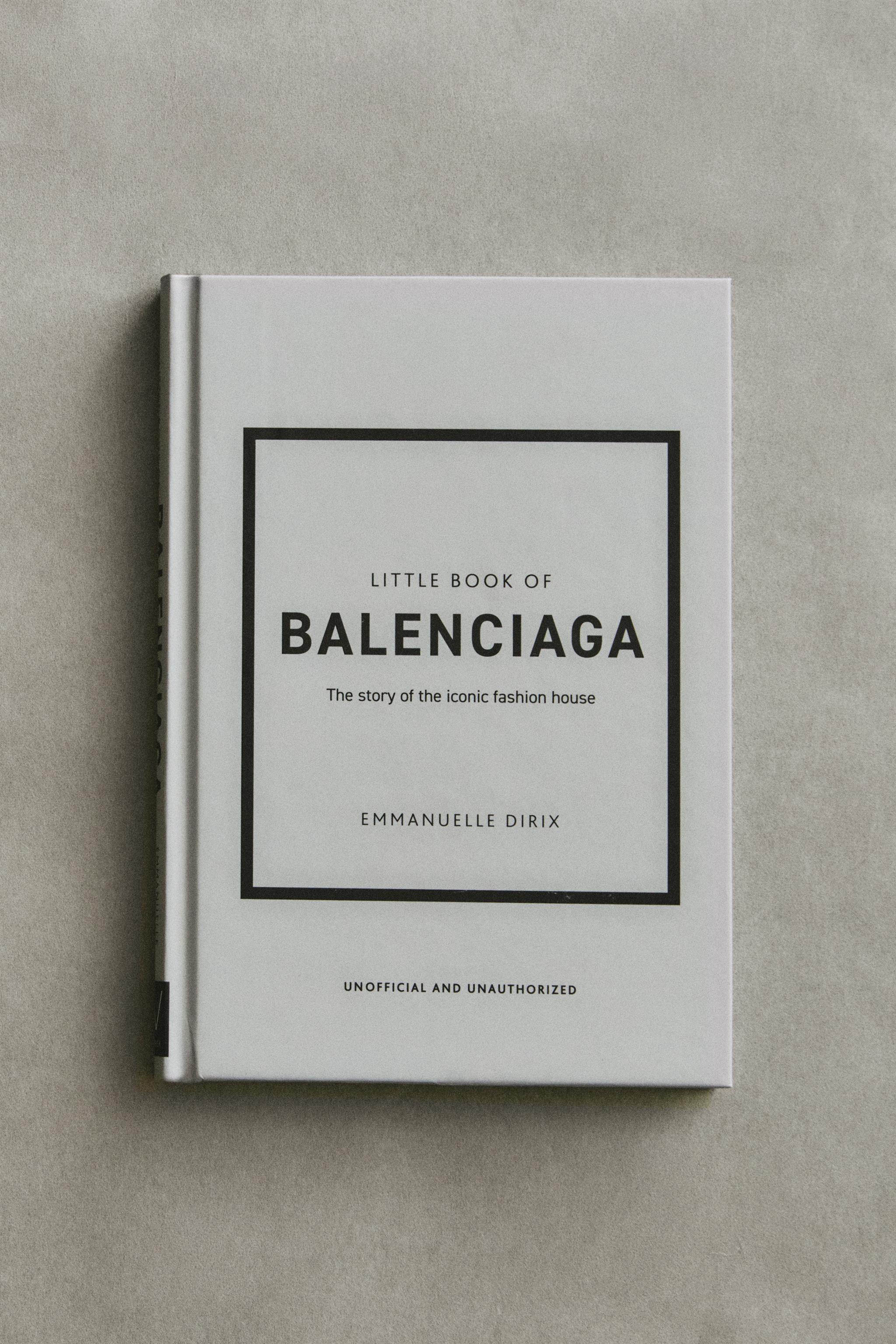 THE LITTLE BOOK OF BALENCIAGA (ENGLISH) - Grey | ZARA Turkey