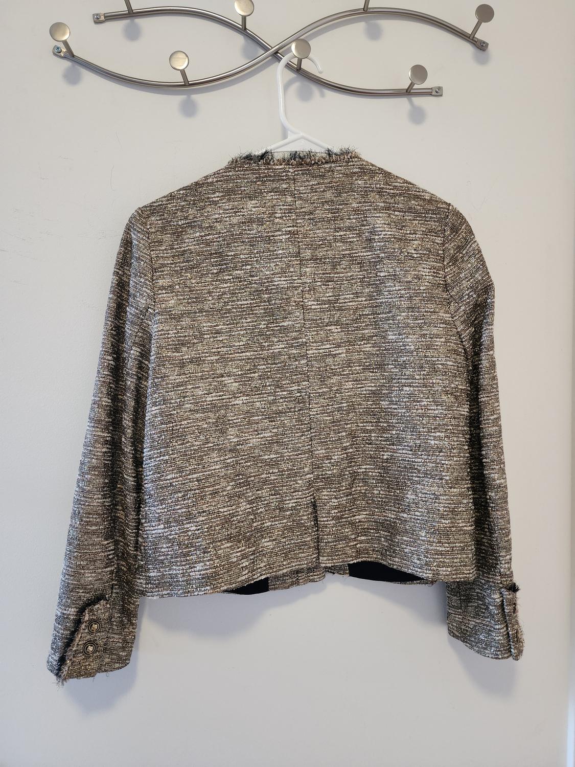 GOLD BUTTONED TEXTURED SHORT JACKET - Image 3