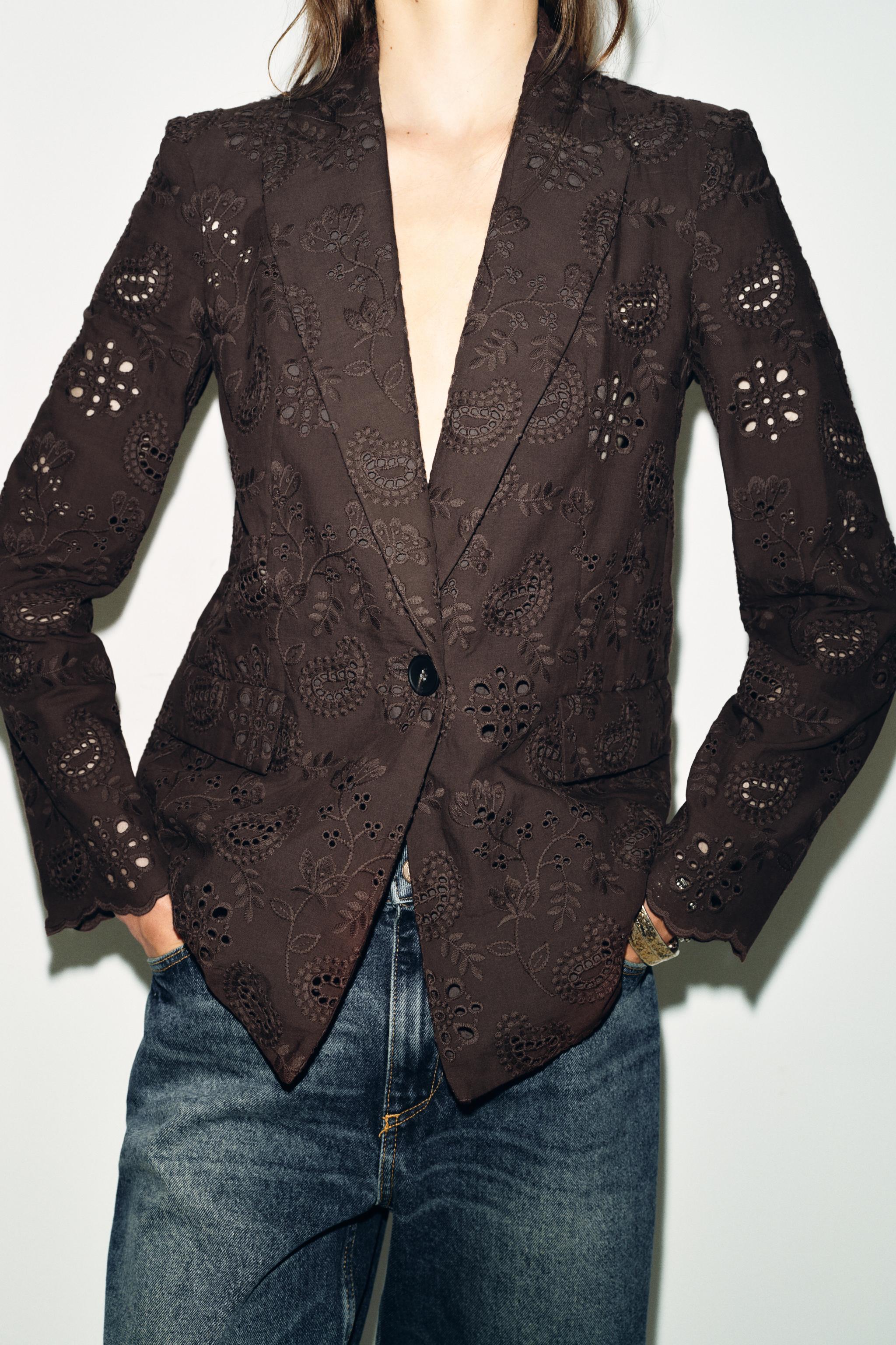 STRAIGHT BLAZER WITH EMBROIDERED PERFORATED SHOULDER PADS