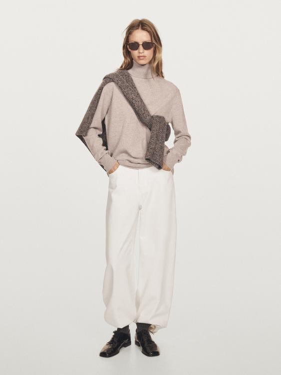 Cashmere turtleneck knit sweater