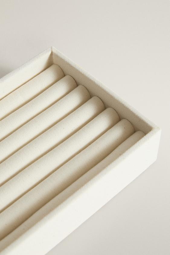 BOÎTE DE RANGEMENT POUR BAGUES - Écru de Zara - Image 1