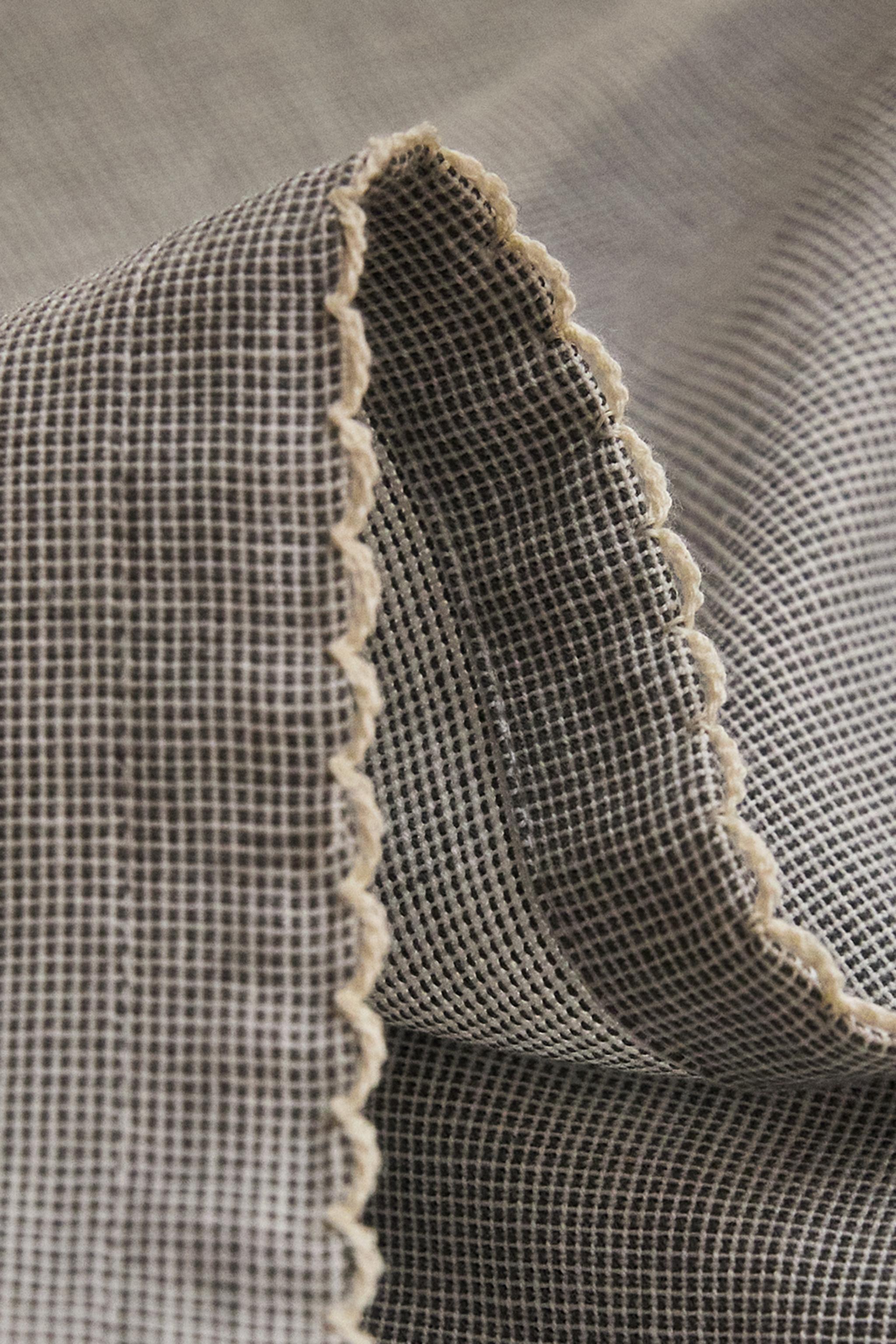 SCALLOPED TABLECLOTH