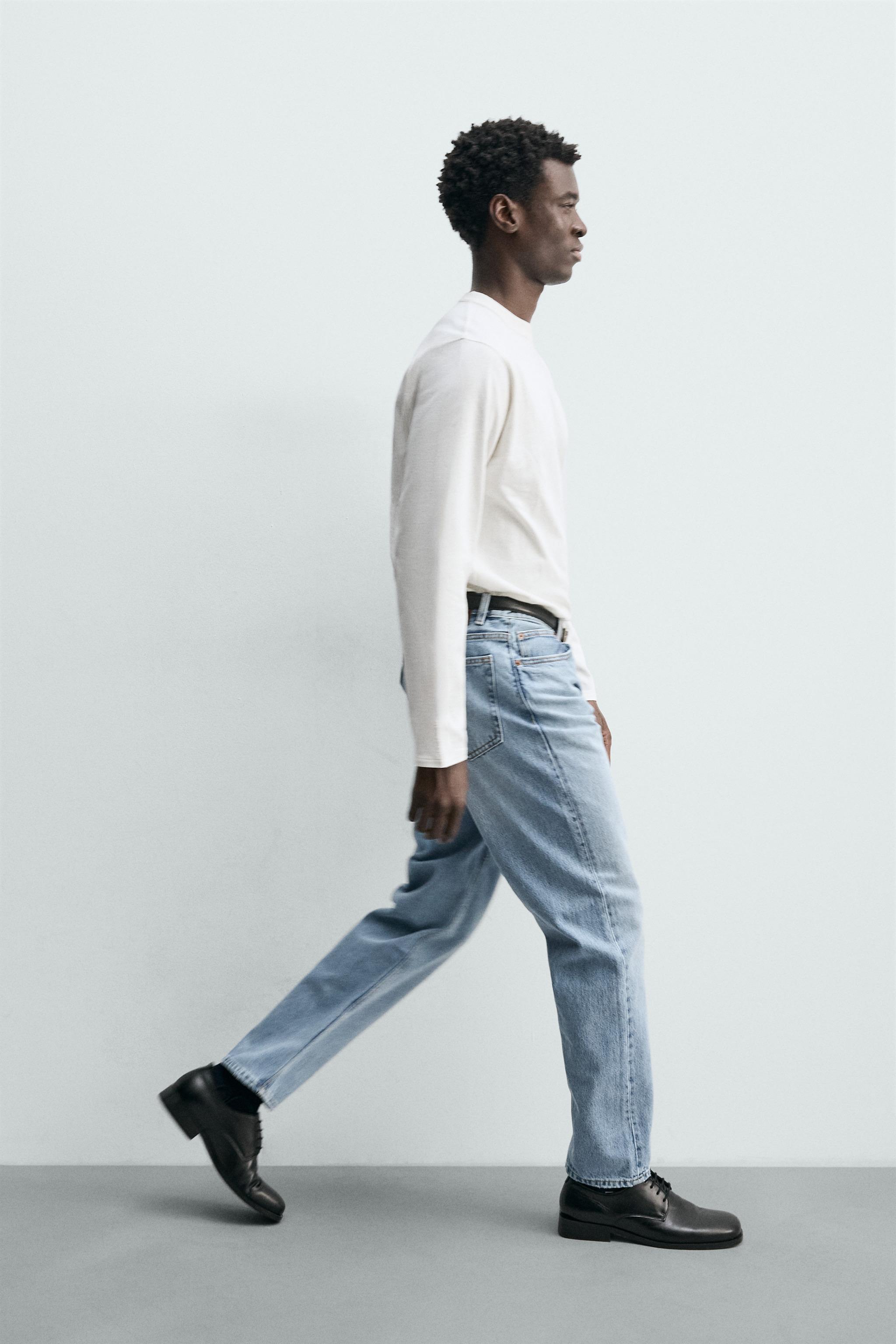 STRAIGHT FIT JEANS