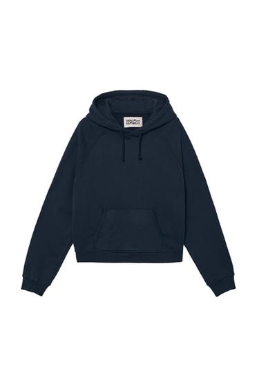 СУИТШЪРТ С КАЧУЛКА И БРОДИРАНО ЛОГО - Морскосин от Zara