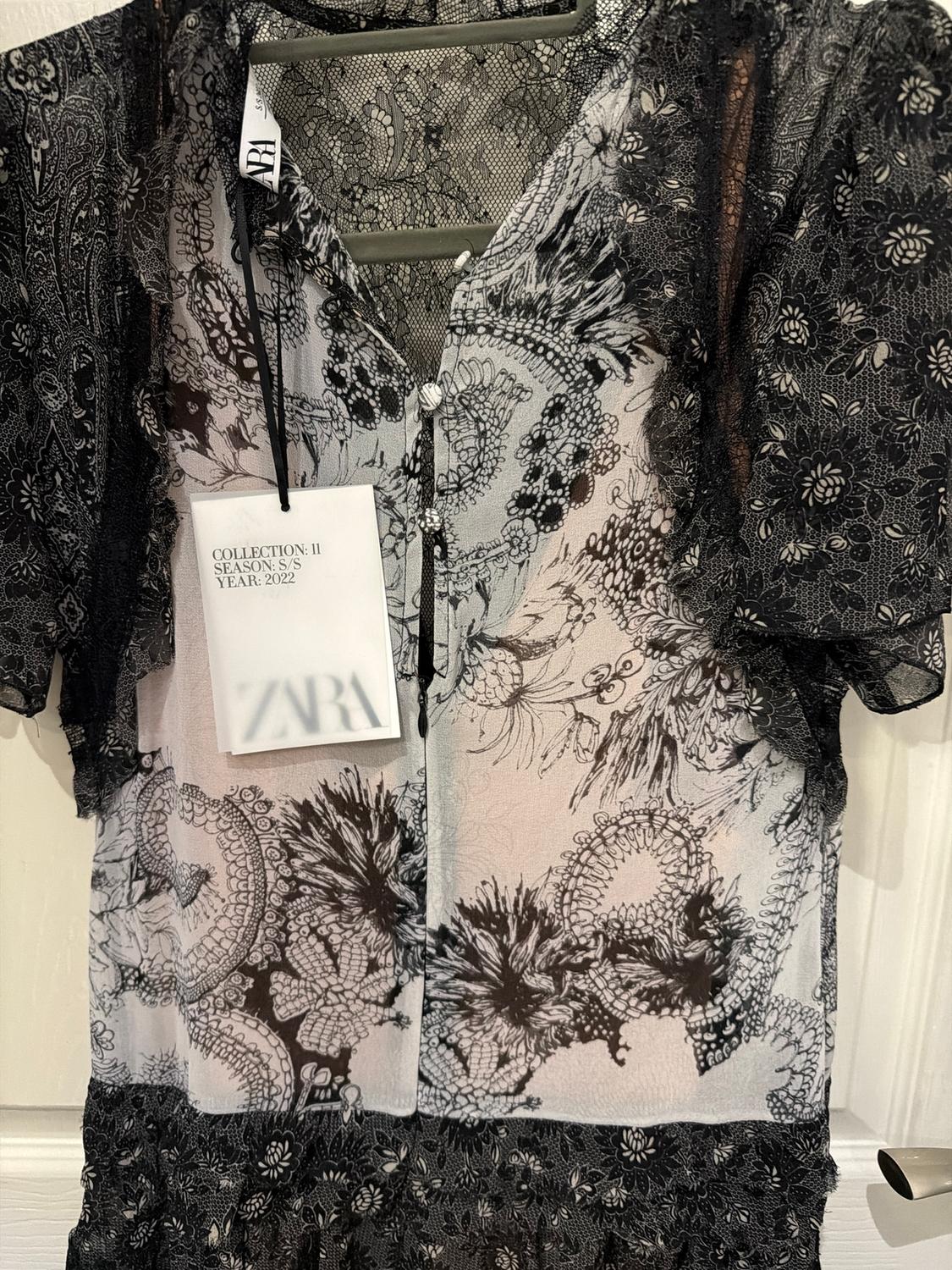 CONTRASTING LACE DRESS - LIMITED EDITION - Image 3