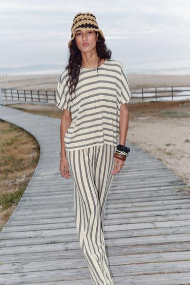 RUSTIC LAYERED T-SHIRT - Black / White by Zara