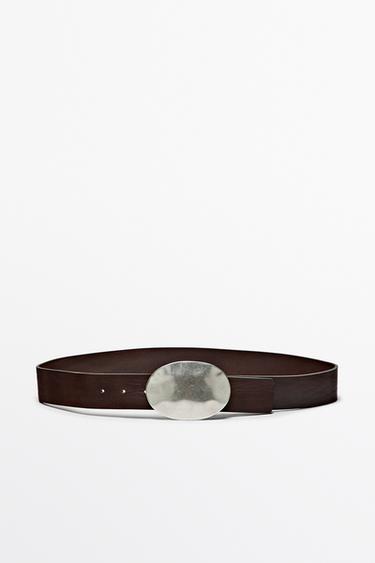Ceinture en cuir nappa à boucle ovale texturée - Marron de Zara